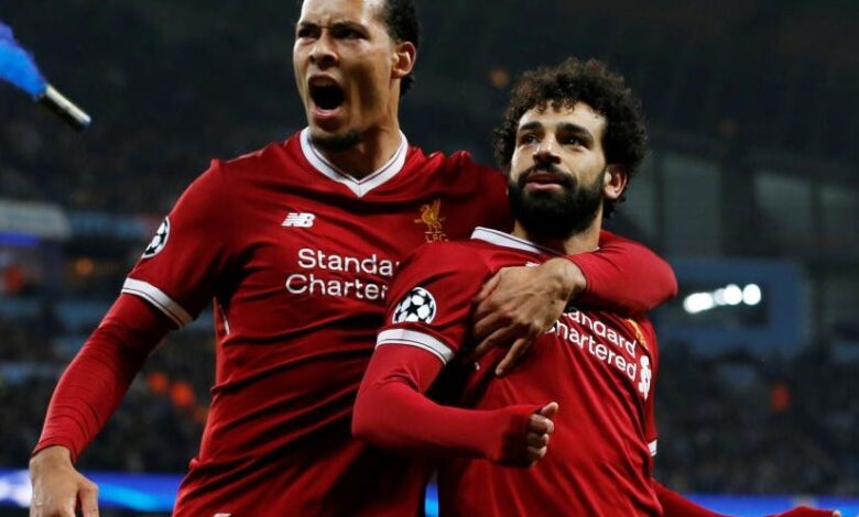 مدافع ليفربول ومحمد صلاح