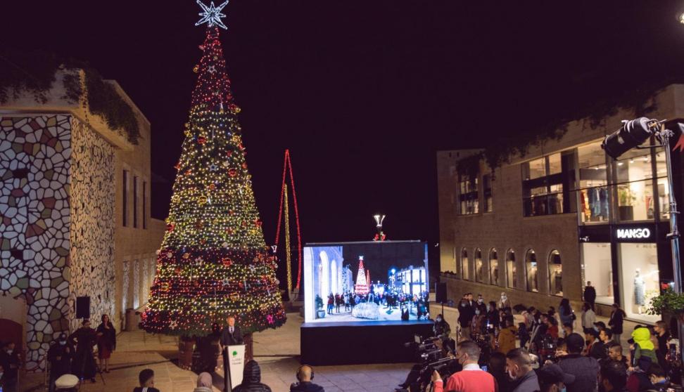 إضاءة شجرة عيد الميلاد بمدينة روابي