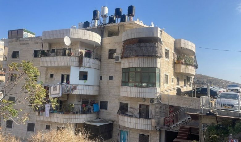 بناية سكنية سلوان
