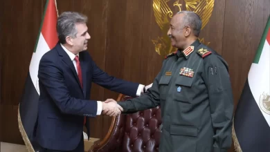 وزير الخارجية الإسرائيلي، إيلي كوهين، في زيارة للسودان