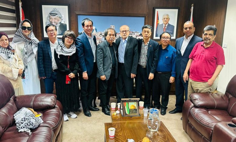 الأسرى فيتنام