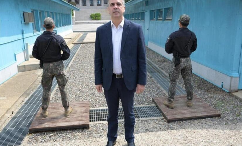 وزير خارجية الاحتلال في كوريا الشمالية