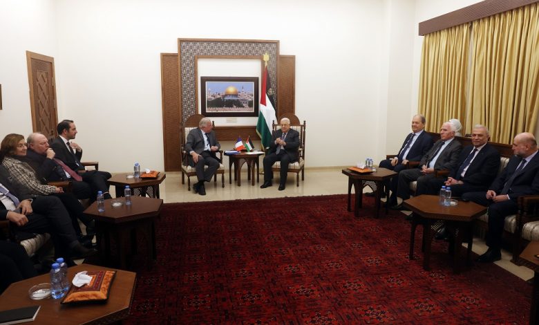 الرئيس وفد فرنسي