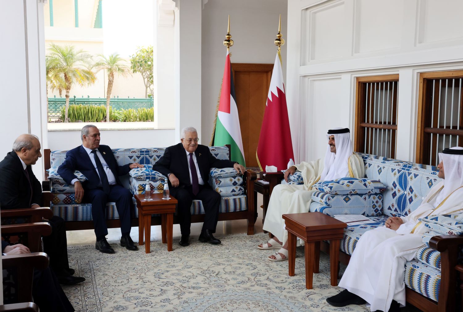 الرئيس عباس وأمير قطر