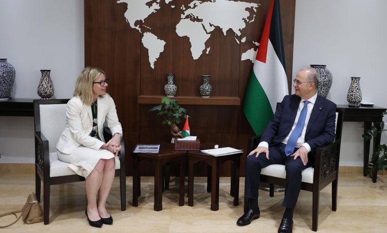 مصطفى يبحث مع وفد من البنك الدولي تنسيق الجهود الإغاثية مع الشركاء كافة