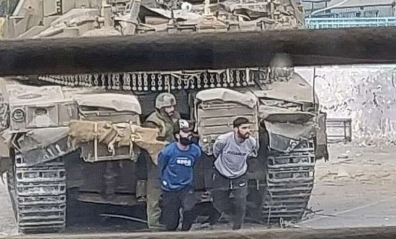إسرائيل تستخدم المدنيين دروع بشرية غزة