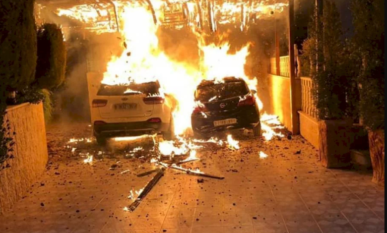 حرق مركبات في الشيخ جراح القدس
